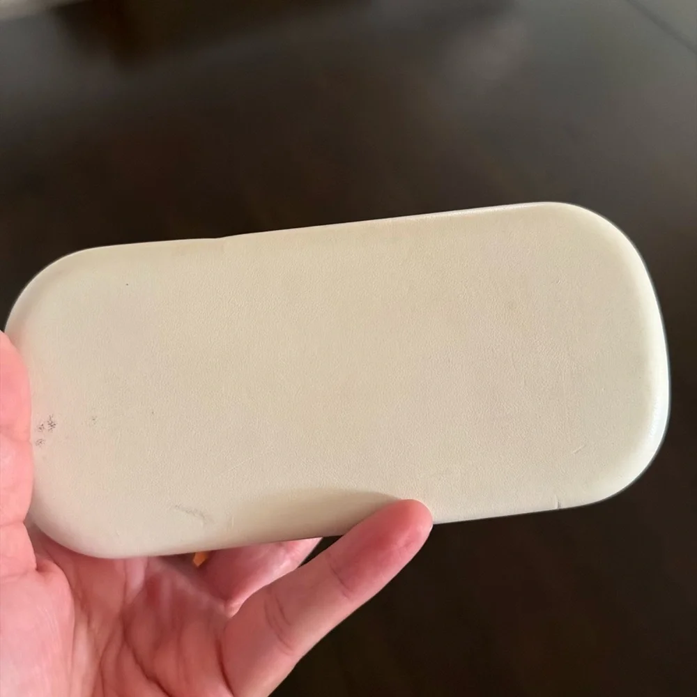 Marc Jacobs Ivory sunglasses case - Picture 2 of 3